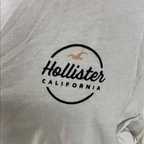 🍀5/$20 Hollister White Long Sleeve Shirt - Picture 3 of 5